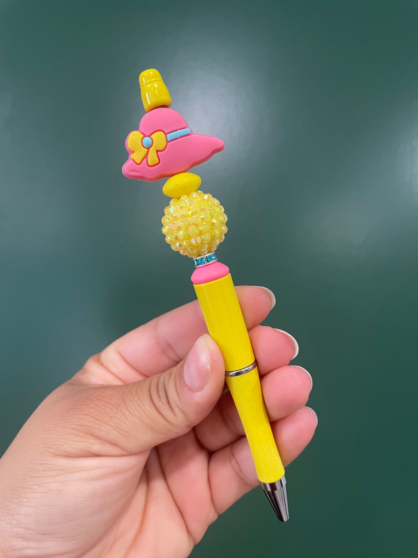 Lady Hats Pen